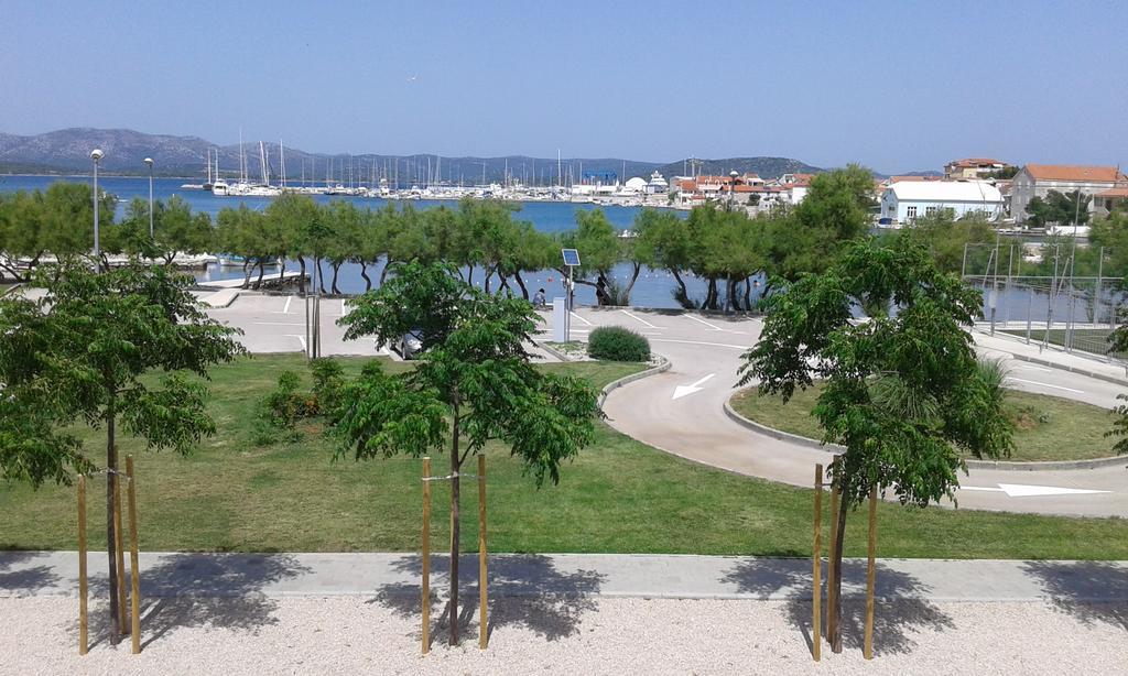 Basil Apartments And Rooms Бетина Экстерьер фото